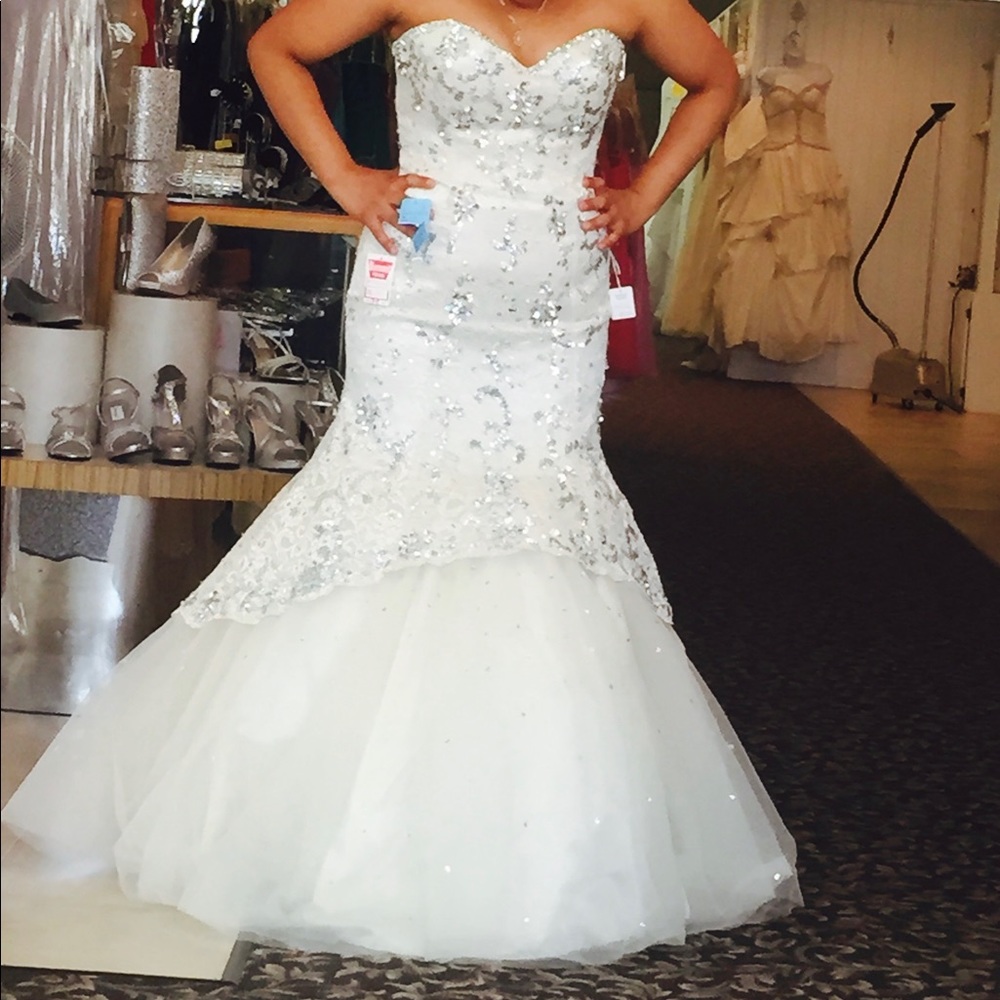 Wedding dress